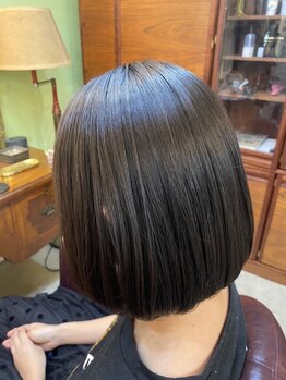 お客様一人ひとりのクセに合わせて薬剤を選定。丁寧なカウンセリングでお悩みを汲み取ります！