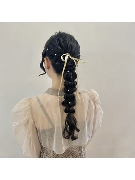 ヘアーアンドメイクアップモパ 編みおろしヘア