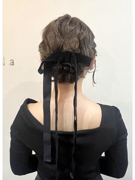 ミラ(Mila) ボブからふわふわアップヘア★結婚式お呼ばれヘア