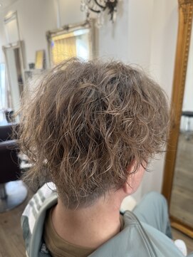 ハグエヴェック(HUG AVEC) 強めスパイラルパーマ