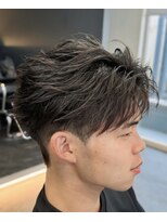 バース バイ ハピネス(BIRTH by happiness)&nbsp;韓国へアカルマパーマワックスなしセンターパート黒髪ウルフ