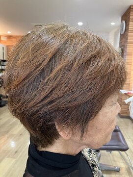 アートイン 前下がりグラデーションボブ