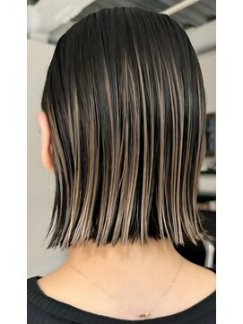 ココラー(COCOlar) ミディアムボブのハイライトカラーのシャドールーツカラー