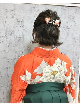 ロアール(LOIRE) 外はねボブハーフアップ 卒業式袴スタイル