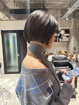 ヌク(nok) 前下がりボブ