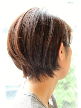 レウナ 外苑前(Reuna) 大人女子・波留さん風ボブ