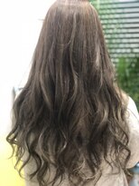シュカブラ スパングル(Skovla Spangle) 外国人風透明感 グレージュカラー！