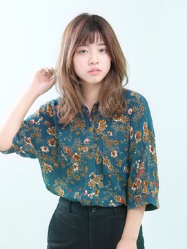 フミ(Fumi) 透け感たっぷりセミディ