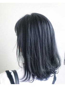 ユニーク(UniQ) オフィスで浮かないネイビーグレージュ【UniQ 中平】