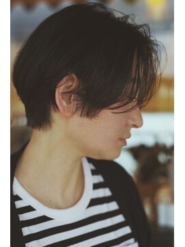 コモド(COMODO) 横顔美人！春のハンサムショートで抜け感のあるスタイルに