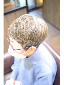 リビング(LIVING) 白髪染め白髪ぼかしハイライト大人ショートボブ30代40代50代60代