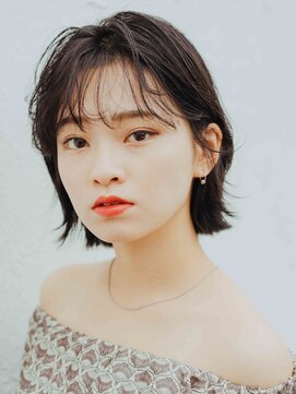 アデリタ(Adelita) 無雑作切りっぱなしボブ