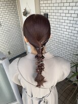 フェリーチェ(Felice)&nbsp;編み下ろし　タイトヘア　タイトアレンジ　ローポニー　ラメ