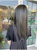 オリーブベージュ×ハイライト