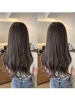 シー.(SHE.)&nbsp;アッシュベージュ×ロングスタイル