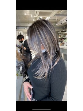 アポロ 横浜駅店(apollo) レイヤーボブハイライトブリーチレイヤーハイトーングレージュ