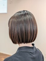 ウィスカーヘアー(whisker hair) 丸みボブ ストレートボブ
