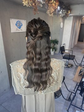 ブルーメ(Blume...) シニヨンハーフアップ