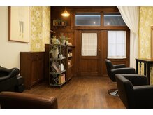 各セット面　カーテンでパーソナルスペースを確保しています。