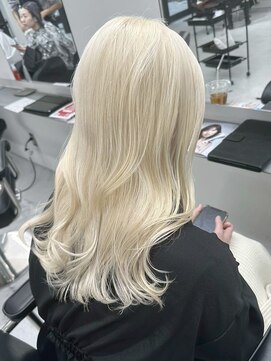 エルフレームバイワンラヴェスト(L'FLAME by one Lovest) 10代20代30代ミルクティーベージュダブルカラーブリーチ長野駅