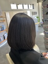 エマ ネクサス(EMA NEXUS) 【大人ボブ】地毛風の上品な暗髪と、滑らかに潤うツヤ