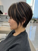 ヌリ 錦糸町(NuRI)&nbsp;白髪を自然になじませる上品ハイライトショート