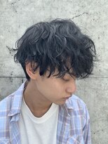 フィフス(fifth)&nbsp;フェザーマッシュ　スパイラルパーマ　無造作ヘア△