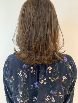 ユーフォリア 青山(Euphoria) ミディアムシアレイヤー×ヌーディーベージュ