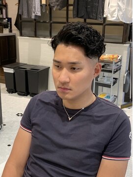 ルドローブラントオオサカ(LUDLOW BLUNT Osaka) 【LUDLOW BLUNT】田村真也 スキンフェード ハードパーマ