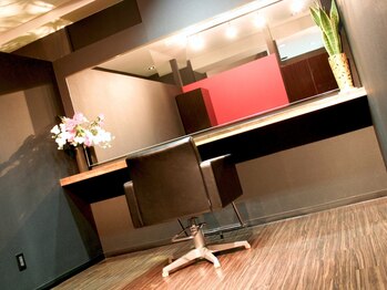 トータルビューティーサロン カラット(total beauty salon KARAT)の写真/完全個室のプライベート空間で周りを気にせずリラックス♪ゆったりとしたサロンtimeをお過ごし下さい★