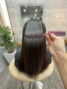 レディオ ザ イシン(LeDio the ISIN) 髪質改善/白髪染め/白髪ぼかし/縮毛正/ヘッドスパ 【星川】