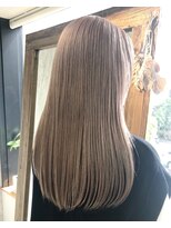 ニコフル(Nico-Hulu) 【美髪】ストレート×ベージュ【人形町/浜町/水天宮】