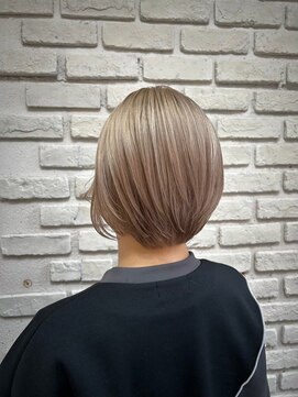 クリーブ 池袋(creeb) ホワイトミルクティーベージュ