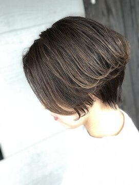 ジューシー(Beauty Consultant 10C) ショートレーヤー