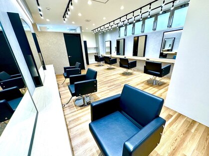 アグ ヘアー シェール ジェイアール 高槻駅前店(Agu hair cher JR)の写真