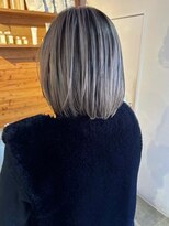 ビスクヘアデザイン(bisq hair design)&nbsp;ブリーチカラー　シャドールーツ　ミディアムロング　レイヤー