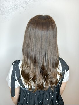 ルフェール ビューティーアンドスパ(REFAIRE beauty&spa) 赤味消しカーキアッシュ