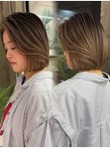 柔らかいナチュラルバレイヤージュ×ボブカット