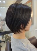  &nbsp;丸み×くびれで“首が細く見える”大人ショート