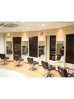 洗練カットで毎日のセットが簡単にキマる◎骨格・クセを見極めた再現性の高いスタイルが実現◎