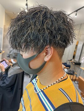 エルマーク 梅田(L-MARK) メッシュハイライトスパイラルパーマツイストパーマツーブロック
