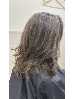 モアプラスビューティーサロン(MORE＋ beauty salon)の写真/おしゃれな白髪染めも可能◎リーズナブルでキレイを維持できます♪