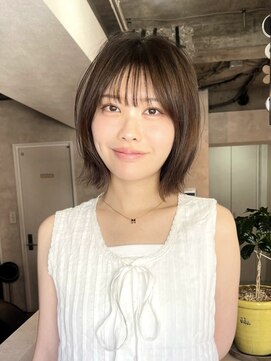 サンルーム(SUN room) ふんわりミディアムヘアレイヤーボブ前髪あり