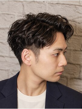 グレイスフルバーバー 新宿パークタワー店 新宿理容室でおすすめ◎メンズパーマで大人のビジネスショート