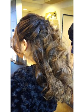 ヘアー イシス(Hair isis) ハーフアップ