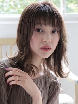 コム(com by neolive) 可愛い外ハネミディ3