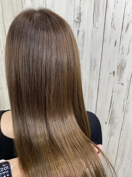 アンダーバーホワイト 南海難波店(_WHITE) 【_white+】