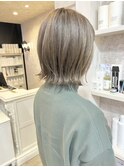 福山市美容室Caary ハイトーンベージュ 切りっぱなしボブ
