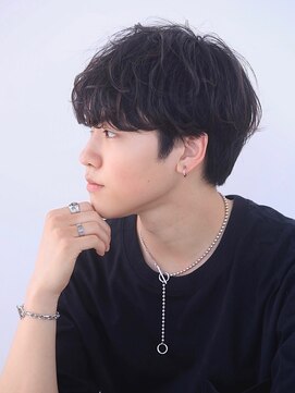 シスタ(SISTA) 【SiSTA】田中黒髪韓国マッシュツイストスパイラルコンマヘア