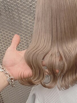 ペレ 栄店(PELE) ミルクティーベージュ　フェミニンロング　ふんわりカール